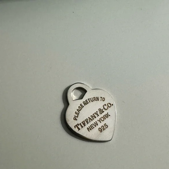 authentic Return to Tiffany® heart tag pendant in sterling silver, small